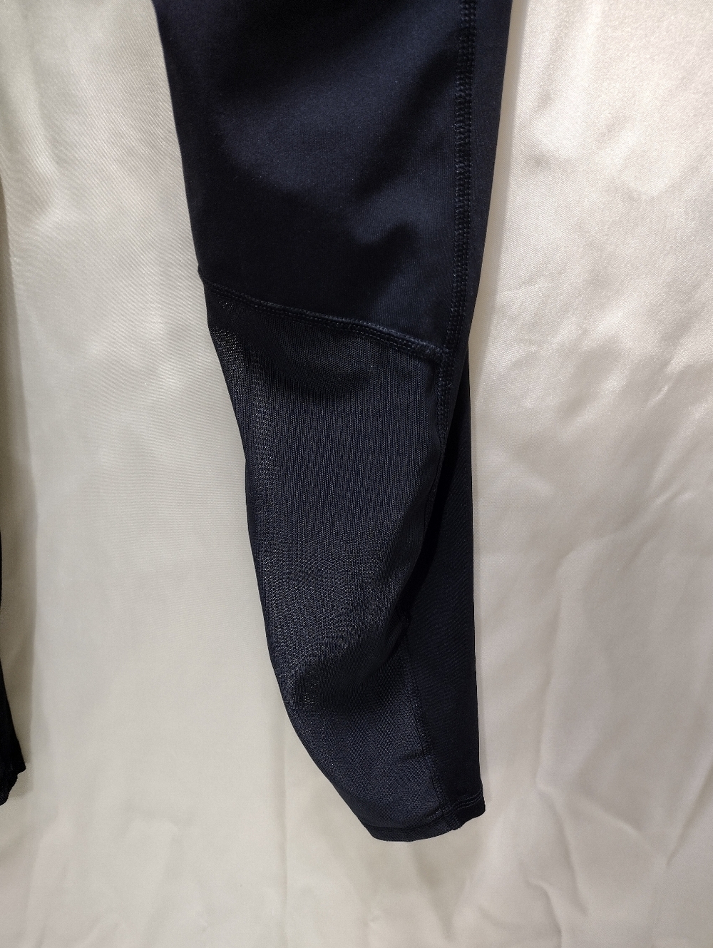 Nike Women’s Pro Mid-Rise Leggings CZ9779 010 Black Size M - Picture 4 of 9